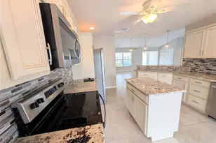 8707 51st Ave W, Bradenton, FL 34210 - Photo 13