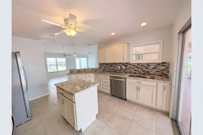 8707 51st Avenue W, Bradenton, FL 34210 - Photo 9