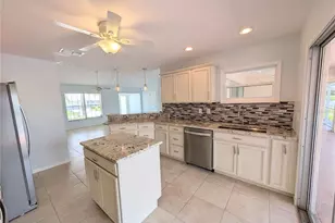 8707 51st Ave W, Bradenton, FL 34210 - Photo 9