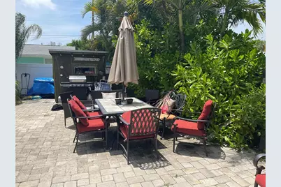 2904 Avenue B, Bradenton Beach, FL 34217 - Photo 9