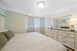 2135 Lee Ln, Sarasota, FL 34231 - Photo 23