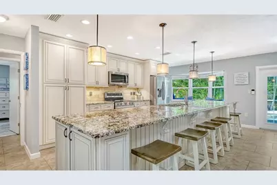 4717 Thomas Hoby Place, Sarasota, FL 34241 - Photo 9