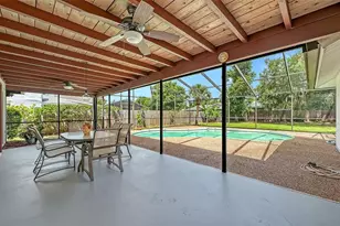 4736 Charing Cross Rd, Sarasota, FL 34241 - Photo 5