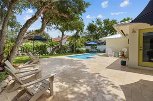 801 Edgemere Ln, Sarasota, FL 34242 - Photo 23