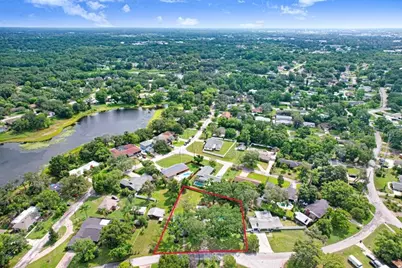 12113 Midlake Drive, Tampa, FL 33612 - Photo 7