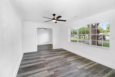 12113 Midlake Drive, Tampa, FL 33612 - Photo 15