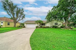 4723 Palm Aire Cir, Sarasota, FL 34243 - Photo 3