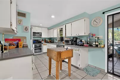 3153 Maiden Lane, Sarasota, FL 34231 - Photo 5