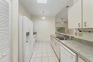 2437 Nantucket Harbor Loop, Sun City Center, FL 33573 - Photo 9