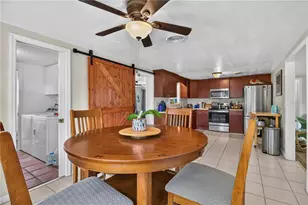 535 Caruso Pl, Sarasota, FL 34237 - Photo 9