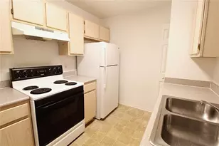 8905 Manor Loop, Bradenton, FL 34202 - Photo 5
