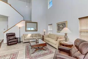 2424 Bay Dr, Bradenton, FL 34207 - Photo 9