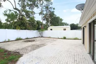 2516 E Milmar Dr, Sarasota, FL 34237 - Photo 19