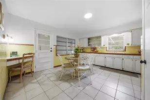 2216 E McBerry St, Tampa, FL 33610 - Photo 9