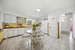 2216 E McBerry St, Tampa, FL 33610 - Photo 7