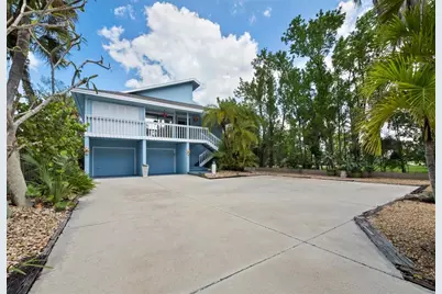 4114 Roberts Point Circle, Sarasota, FL 34242 - Photo 5