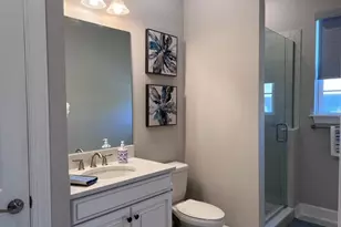 5569 Cannes Cir, Sarasota, FL 34231 - Photo 7