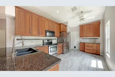 4910 6th Avenue E, Bradenton, FL 34208 - Photo 15
