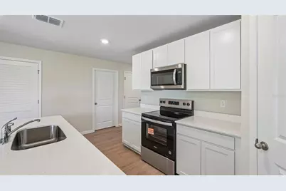 12318 Hopscotch Avenue, Parrish, FL 34219 - Photo 9