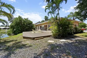 4919 32nd Ave Dr W, Bradenton, FL 34209 - Photo 3