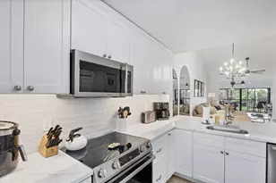 5737 Ashton Way, Sarasota, FL 34231 - Photo 5
