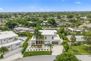 2532 Fruit Tree Dr, Sarasota, FL 34239 - Photo 65