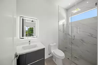 2532 Fruit Tree Drive, Sarasota, FL 34239 - Photo 25