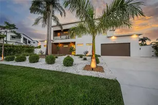 2532 Fruit Tree Dr, Sarasota, FL 34239 - Photo 35