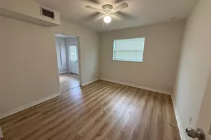 2217 20th Ave W, Bradenton, FL 34205 - Photo 9