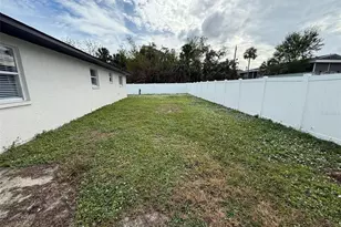 1802 Martin Luther King Ave E, Bradenton, FL 34208 - Photo 9