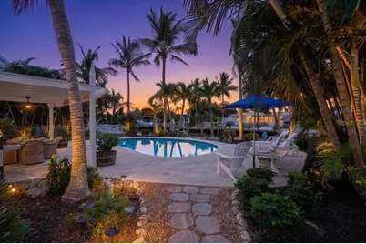 520 69th Street, Holmes Beach, FL 34217 - Photo 49