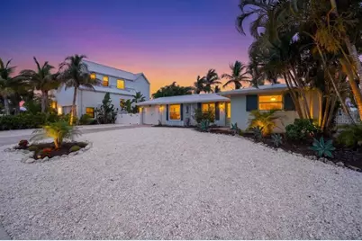 520 69th Street, Holmes Beach, FL 34217 - Photo 3