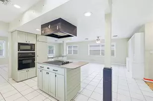 3408 17th Ave W, Bradenton, FL 34205 - Photo 7