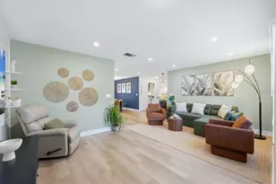 2428 Whippoorwill Cir, Sarasota, FL 34231 - Photo 13