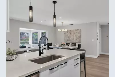 2428 Whippoorwill Circle, Sarasota, FL 34231 - Photo 9