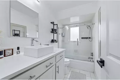 3615 Egerton Circle, Sarasota, FL 34233 - Photo 17