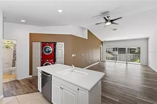 7092 Strand Cir, Bradenton, FL 34203 - Photo 13