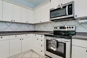 209 28th St W, Palmetto, FL 34221 - Photo 17