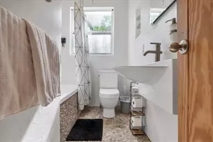 1370 13th St, Sarasota, FL 34236 - Photo 23