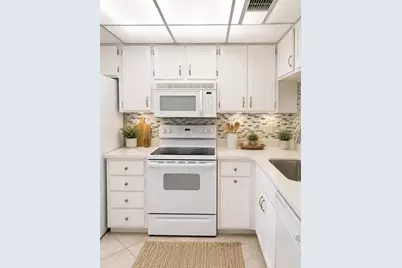 402 Cerromar Circle N #105, Venice, FL 34293 - Photo 3