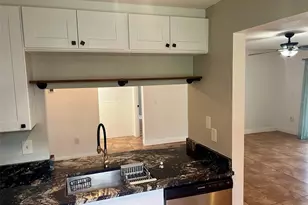 5769 Gardens Dr, Sarasota, FL 34243 - Photo 5