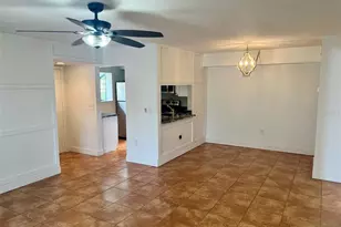 5769 Gardens Dr, Sarasota, FL 34243 - Photo 5