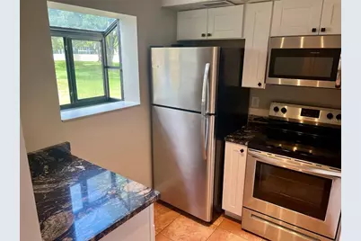 5769 Gardens Drive, Sarasota, FL 34243 - Photo 7