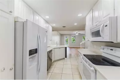 1648 Napoli Drive W, Sarasota, FL 34232 - Photo 11