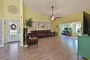 4427 Murfield Dr E, Bradenton, FL 34203 - Photo 5