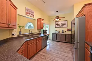4427 Murfield Dr E, Bradenton, FL 34203 - Photo 9