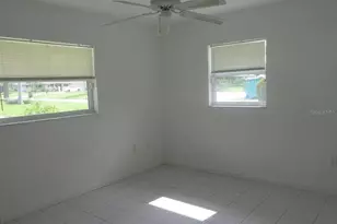 2911 Bentley St, Sarasota, FL 34239 - Photo 7