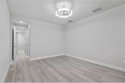 8712 Bay Meadow Drive, Sarasota, FL 34238 - Photo 11