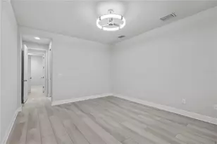 8712 Bay Mdw Dr, Sarasota, FL 34238 - Photo 11