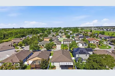 4738 Woods Landing Lane, Tampa, FL 33619 - Photo 5